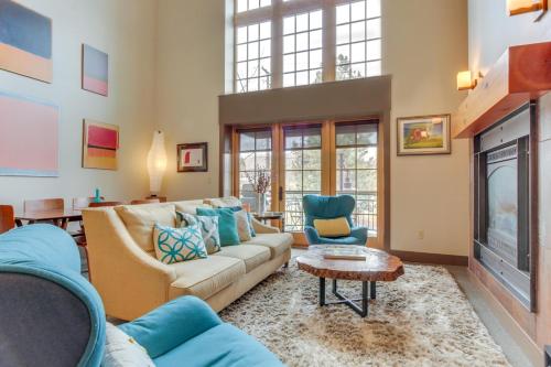 Фотография гостевого дома Amazing Luxury Downtown Old Mill Home