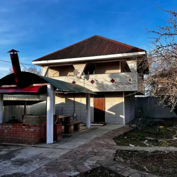 Фотографии Коттеджа 
            Частный дом двухэтажный на 1-й Лесной улице 1А