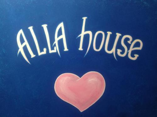 Фотографии хостела 
            Alla house