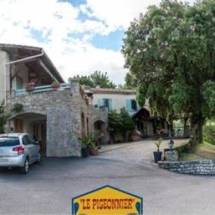 Фотографии мини отеля
"Le Pigeonnier" B&B chambre d'hôte