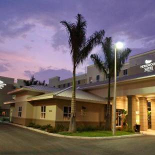 Фотографии гостиницы 
            Homewood Suites Fort Myers Airport - FGCU