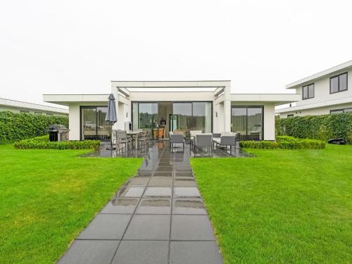 Фотографии гостевого дома
Lush Holiday Home in Zeewolde with Garden