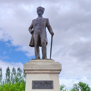 Фотография Памятник Мустафе Кемалю Ататюрку