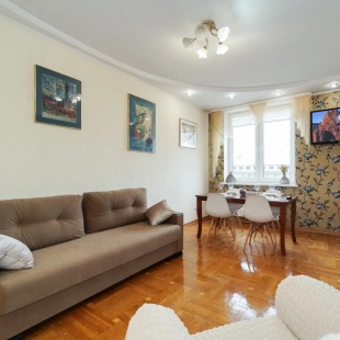 Фотография квартиры Квартира Просторная 3-комнатная в Центре Возле Метро