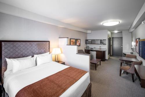 Фотография гостиницы Acclaim Hotel Calgary Airport