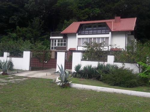 Фотографии гостевого дома
Домик на Черноморской