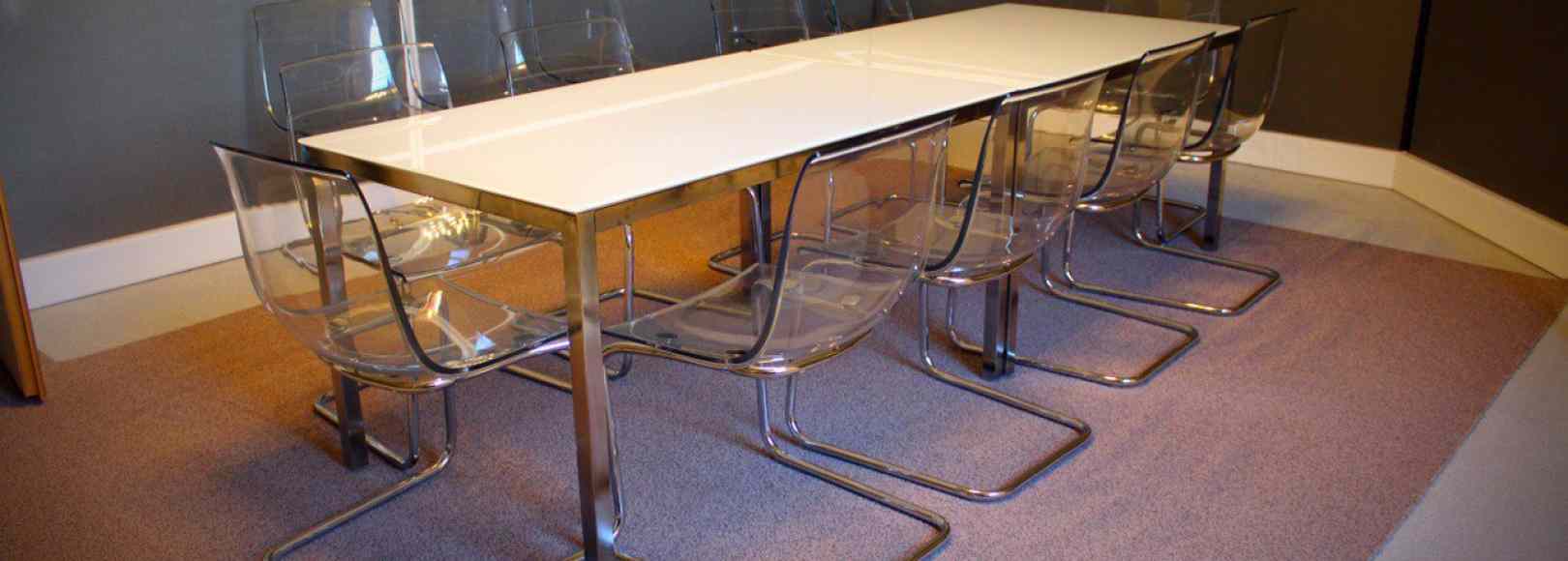 Фотография комнаты для переговоров Золотой Затон комната переговоров