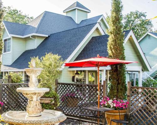 Фотография гостиницы Baechtel Creek Inn, Ascend Hotel Collection