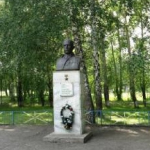 Фотография памятника Памятник Герою Советского Союза Д.М. Карбышеву