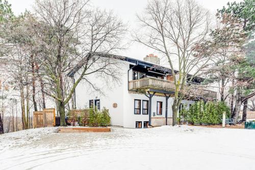 Фотографии гостевого дома
7 Bedroom Cozy Chalet with Private Hot Tub