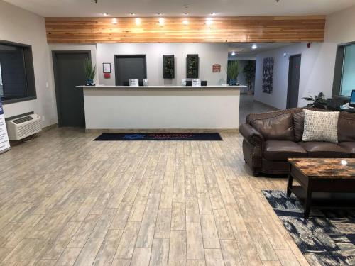 Фотография гостиницы SureStay Plus Hotel by Best Western Moses Lake