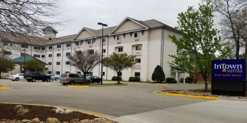 Фотография гостиницы InTown Suites Extended Stay Newport News/I-64