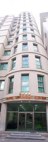Фотография гостиницы Diplomat Suites Hotel