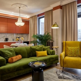 Фотография квартиры Апартаменты ЕвроУют Уникальные яркие дизайнерские