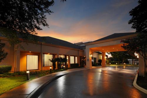 Фотография гостиницы Courtyard by Marriott Houston Hobby Airport