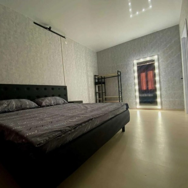 Фотографии квартиры 
            Апартаменты на улице Нефтяников 24