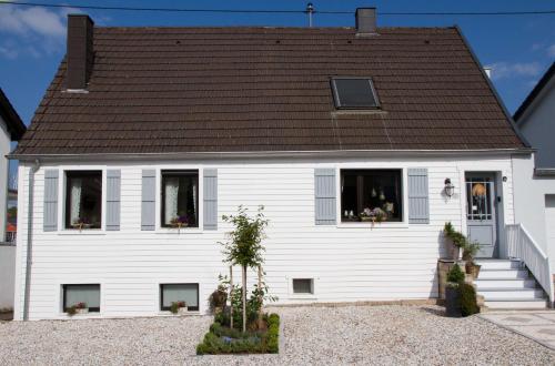 Фотографии мини отеля
Saarlouis, Ortsteil Beaumarais "Anna's Cottage"Bed&Breakfast "#TravellerAwards2021"