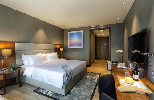 Фотография апарт отеля Makati Diamond Residences