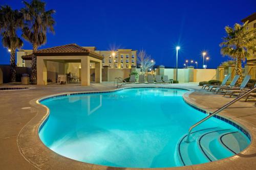 Фотография гостиницы Holiday Inn Express Hotel & Suites Barstow, an IHG Hotel