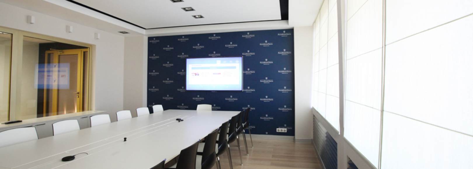 Фотография конференц-зала Белый зал Медиацентра Российской газеты