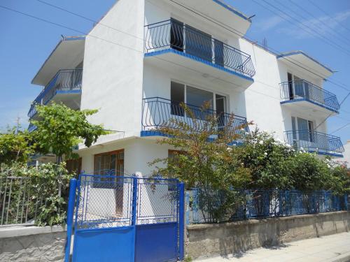 Фотография гостевого дома Ахтополис- всяка стая с безплатно паркомясто