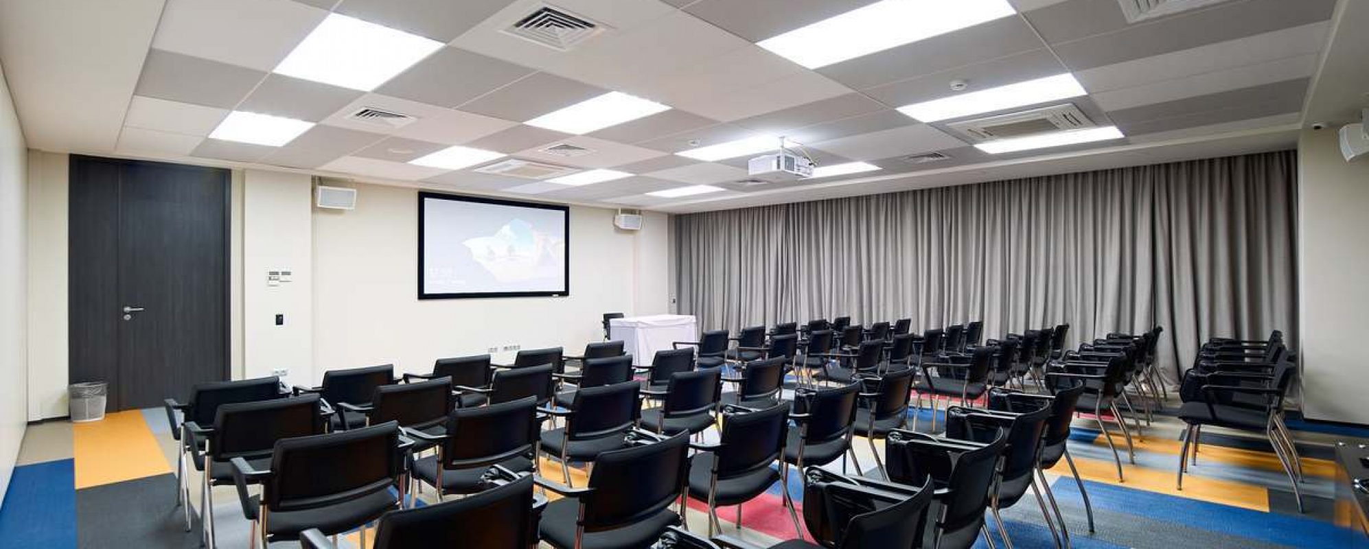 Фотографии конференц-зала КЦ ТехноПрогресс Аудитория №5