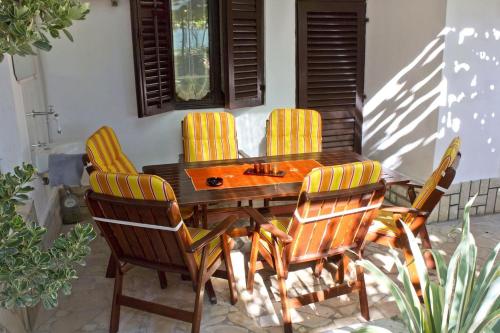 Фотография гостевого дома Apartments with a parking space Stinjan, Pula - 2279