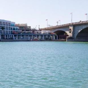 Фотографии гостиницы
Heat Hotel