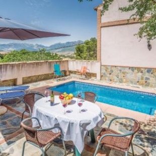 Фотография гостевого дома Holiday Home in Montecorto, Malaga