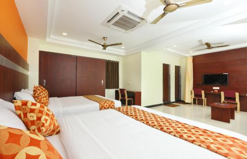 Фотография гостиницы HOTEL RAMCHARAN RESIDENCY, TIRUPATi