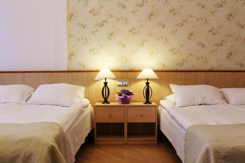 Фотография гостиницы NB Hotel with Free Parking