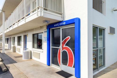 Фотография гостиницы Motel 6-Redding, CA - Central