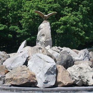Фотография памятника Скульптура орла
