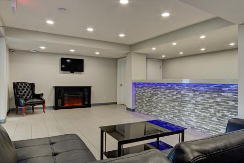 Фотография гостиницы Knights Inn Kamloops