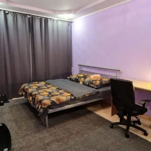 Фотография квартиры Квартира Двухкомнатная в Тихом Дворе в Центре Норильска с Тремя Спальными Местами во Дворе Следственного Комитета