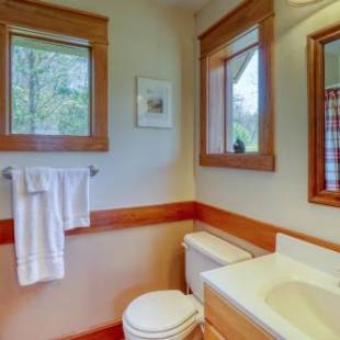 Фотографии гостевого дома 
            2 Bed 2 Bath Vacation home in Whittier VII