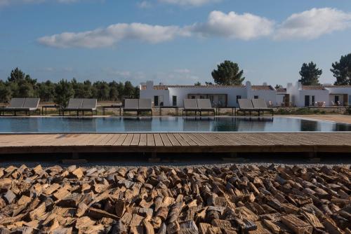 Фотография гостевого дома Craveiral Farmhouse by Belong Staying & Feeling