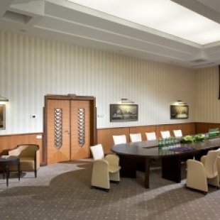 Фотография конференц-зала Superior Golf and SPA Resort