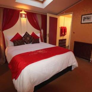 Фотографии мини отеля
The PitStop