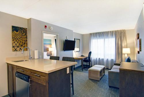 Фотография гостиницы Staybridge Suites Toronto - Vaughan South, an IHG Hotel