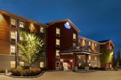 Фотография гостиницы Days Inn & Suites by Wyndham Sherwood Park Edmonton