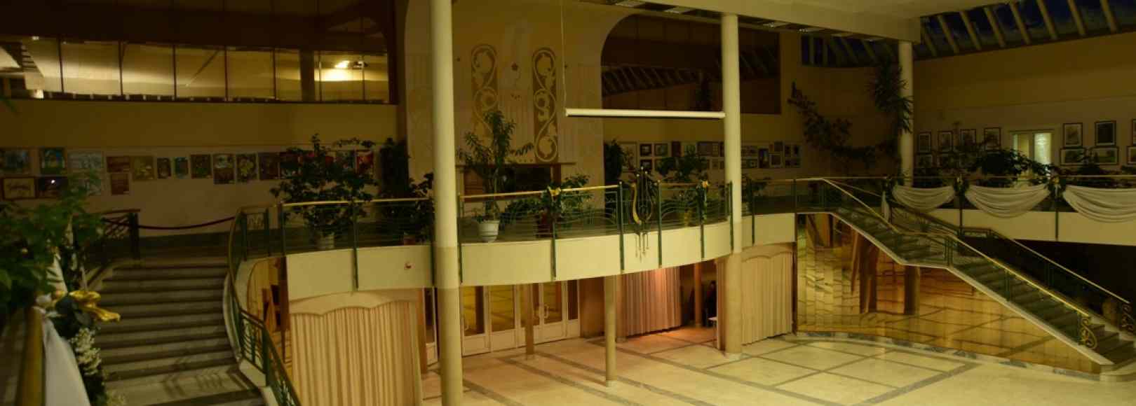 Фотография фойе ГДК Мраморный зал