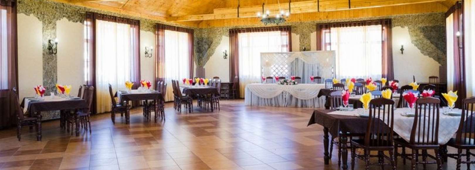 Фотография банкетного зала Озеро Удачи