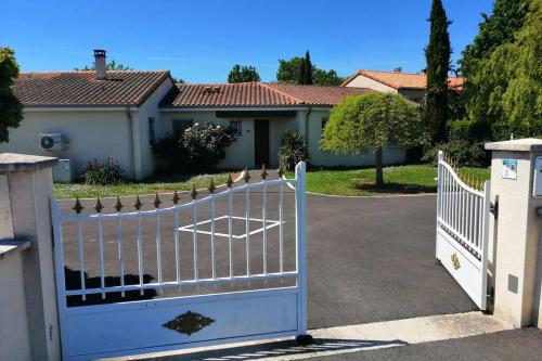 Фотографии гостевого дома
Maison 8 personnes à 10 mn Futuroscope