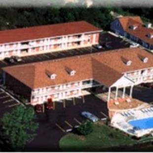 Фотографии мотеля
Twelve Oaks Inn