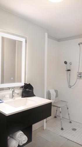 Фотография гостиницы Holiday Inn Express New Orleans East, an IHG Hotel