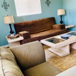 Фотографии гостевого дома 
            Center Street Villas