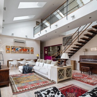 Фотография квартиры Апартаменты Двухуровневые Palazzo 250 кв.м с Высокими Потолками и Мансардными Окнами