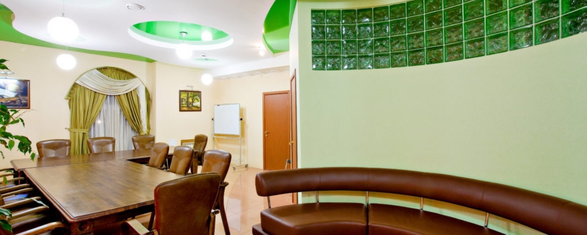 Фотографии конференц-зала Эмеральд