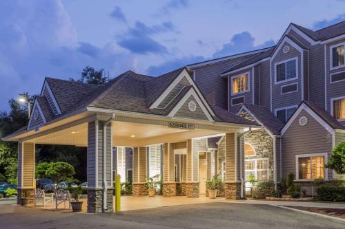 Фотография гостиницы Microtel Inn & Suites by Wyndham Jacksonville Airport